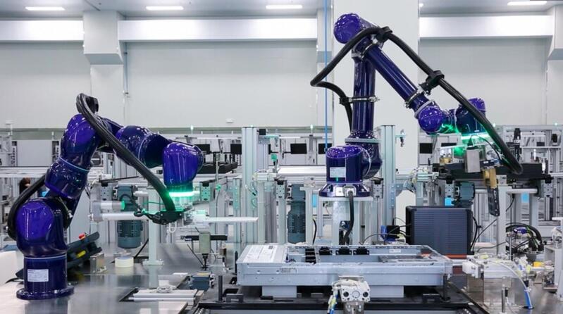 上海為何重提守住25%制造？新加坡、杭州、深圳的工業機器人制造啟示