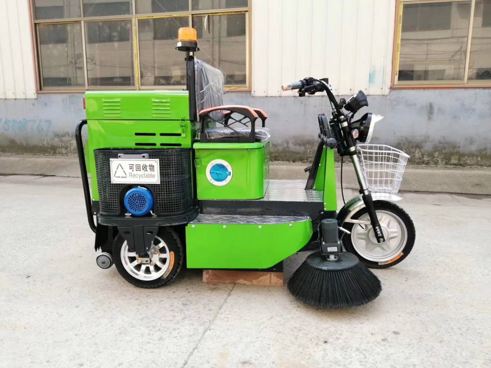 環衛橙色防線 電動小型封閉式掃地車與多功能噴霧掃路車技術綜述